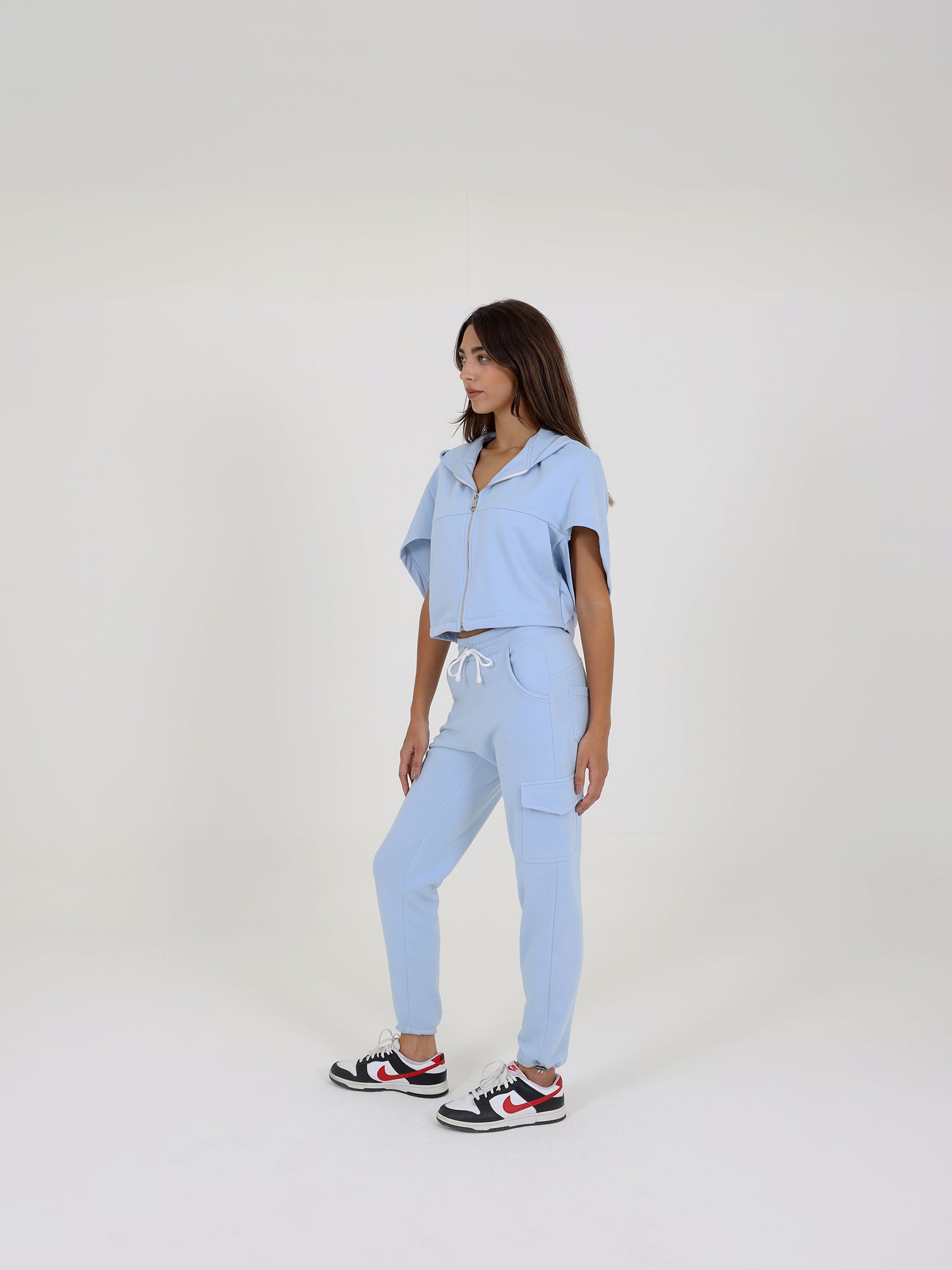 Cropped Sweatshirt With Zipper And Jogging Trousers