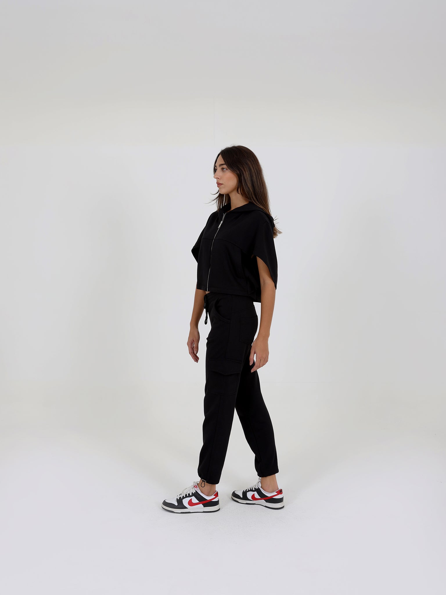 Cropped Sweatshirt With Zipper And Jogging Trousers