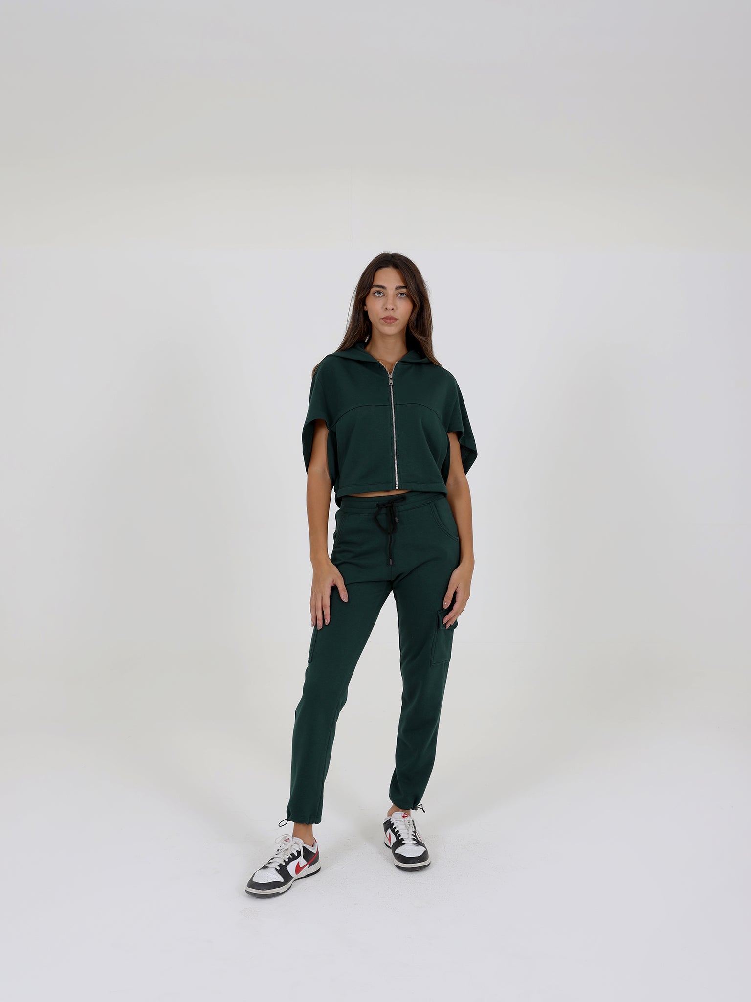 Cropped Sweatshirt With Zipper And Jogging Trousers