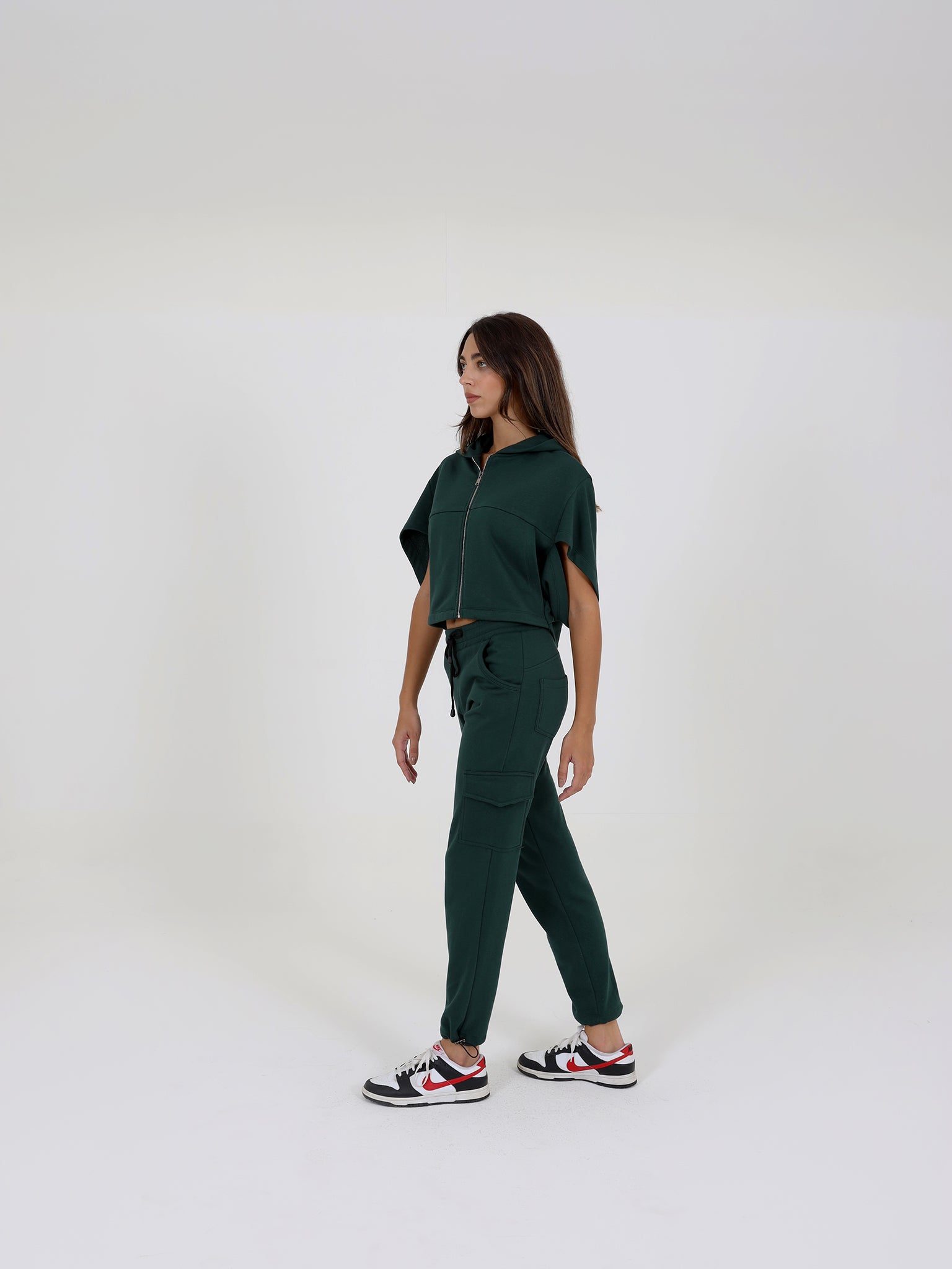 Cropped Sweatshirt With Zipper And Jogging Trousers