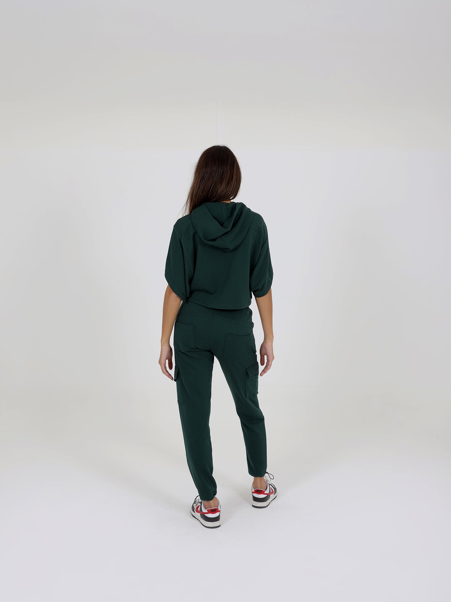 Cropped Sweatshirt With Zipper And Jogging Trousers
