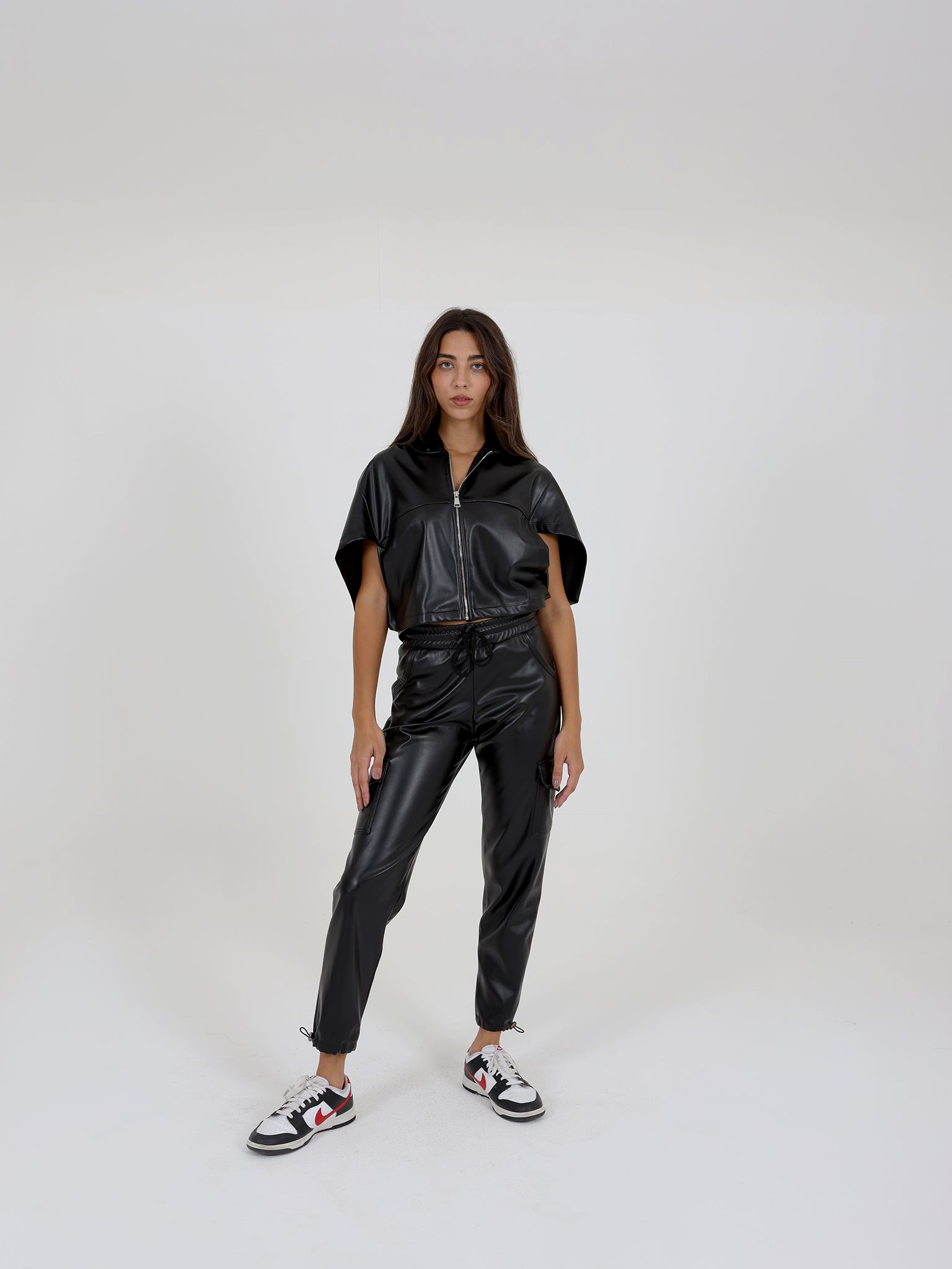 Cropped Sweatshirt With Zipper And Jogging Trousers