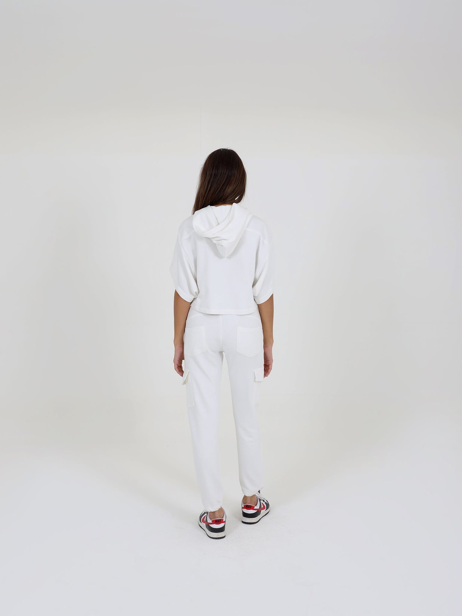 Cropped Sweatshirt With Zipper And Jogging Trousers
