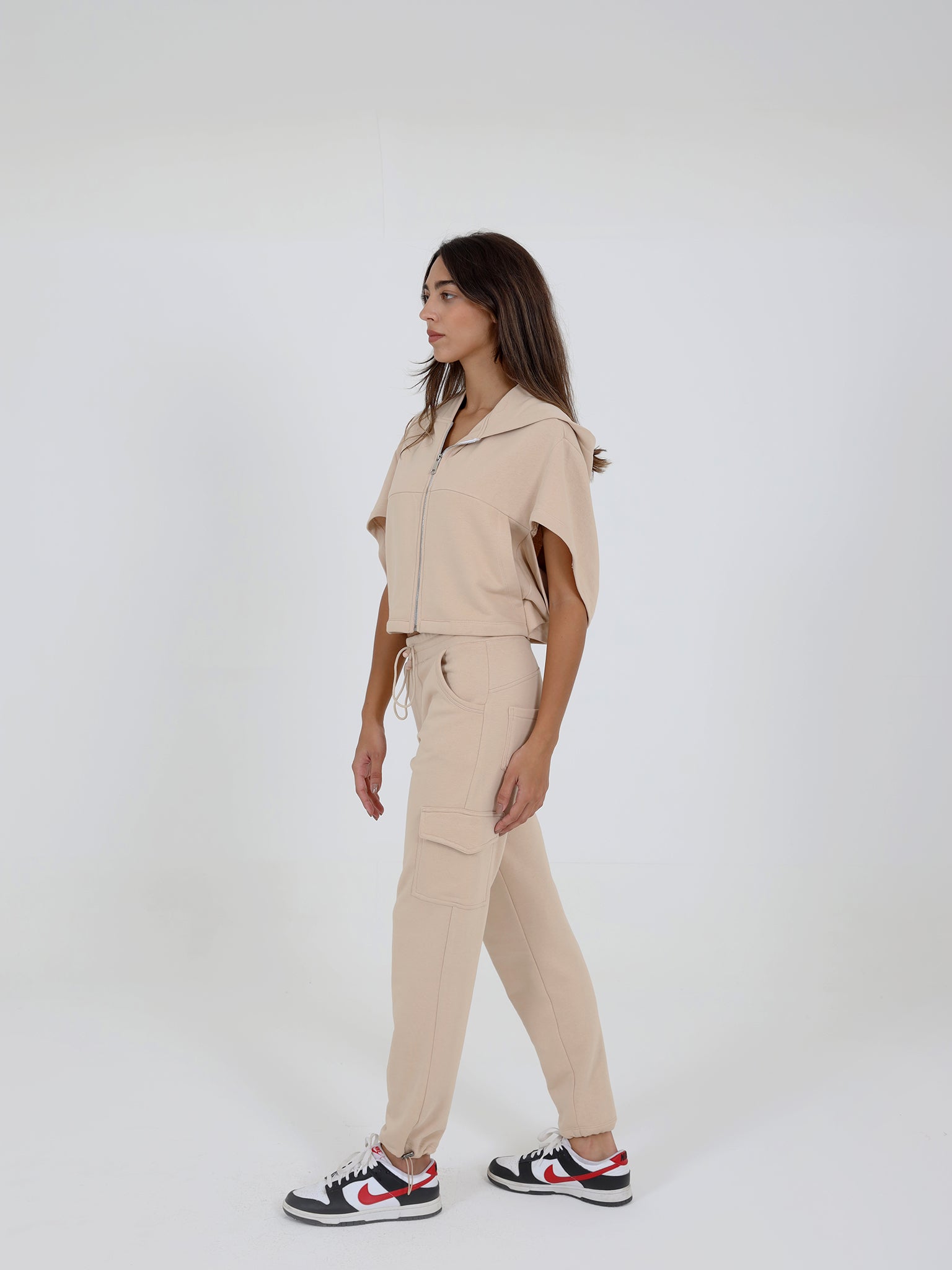 Cropped Sweatshirt With Zipper And Jogging Trousers