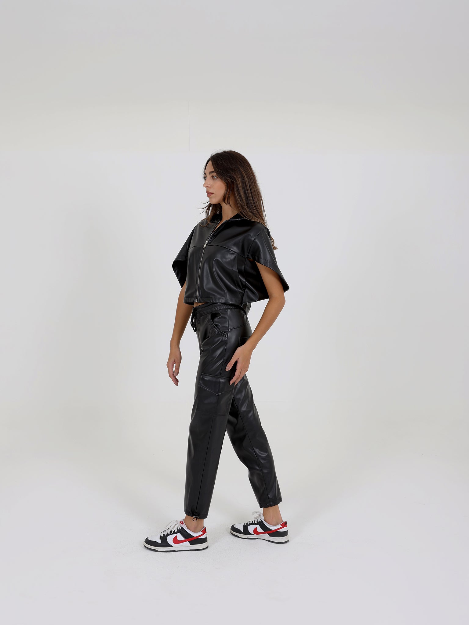Cropped Sweatshirt With Zipper And Jogging Trousers