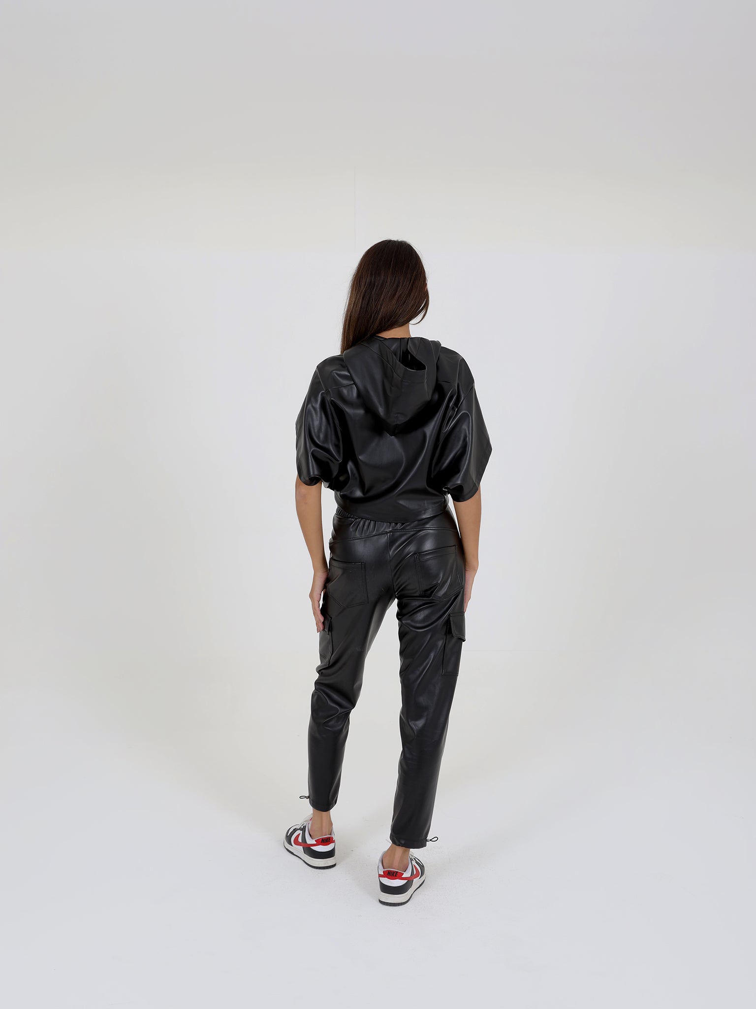 Cropped Sweatshirt With Zipper And Jogging Trousers