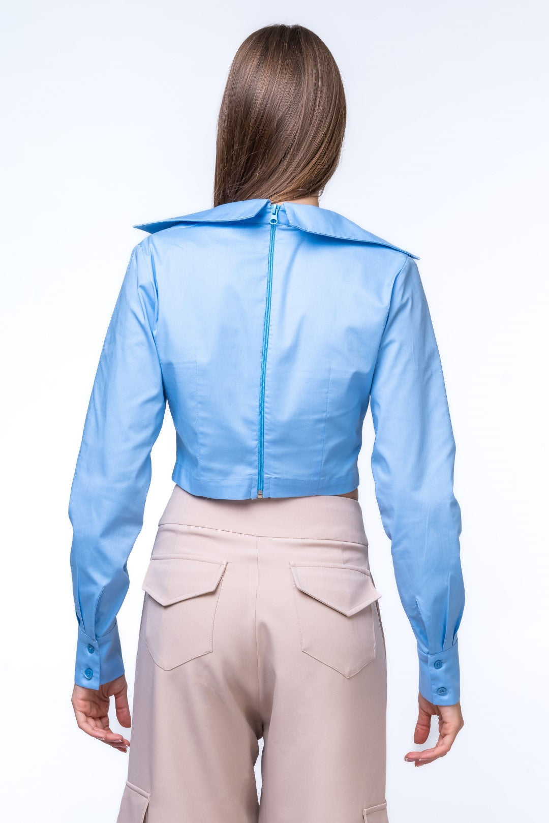 Crop Top with Sleeves and Frontal Tie