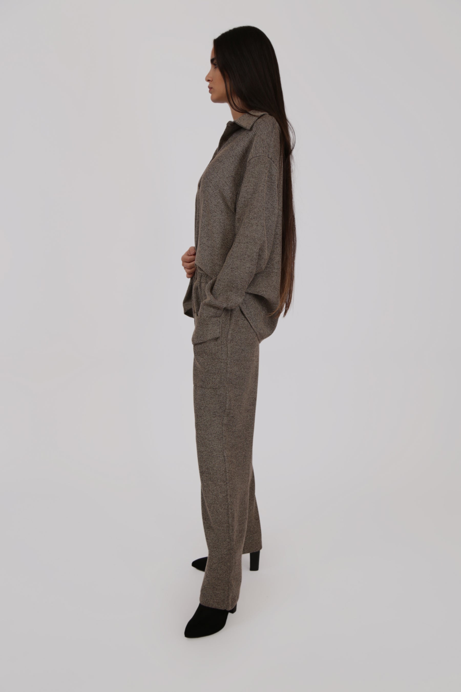 Textured Shirt and Pants with Frontal Pockets
