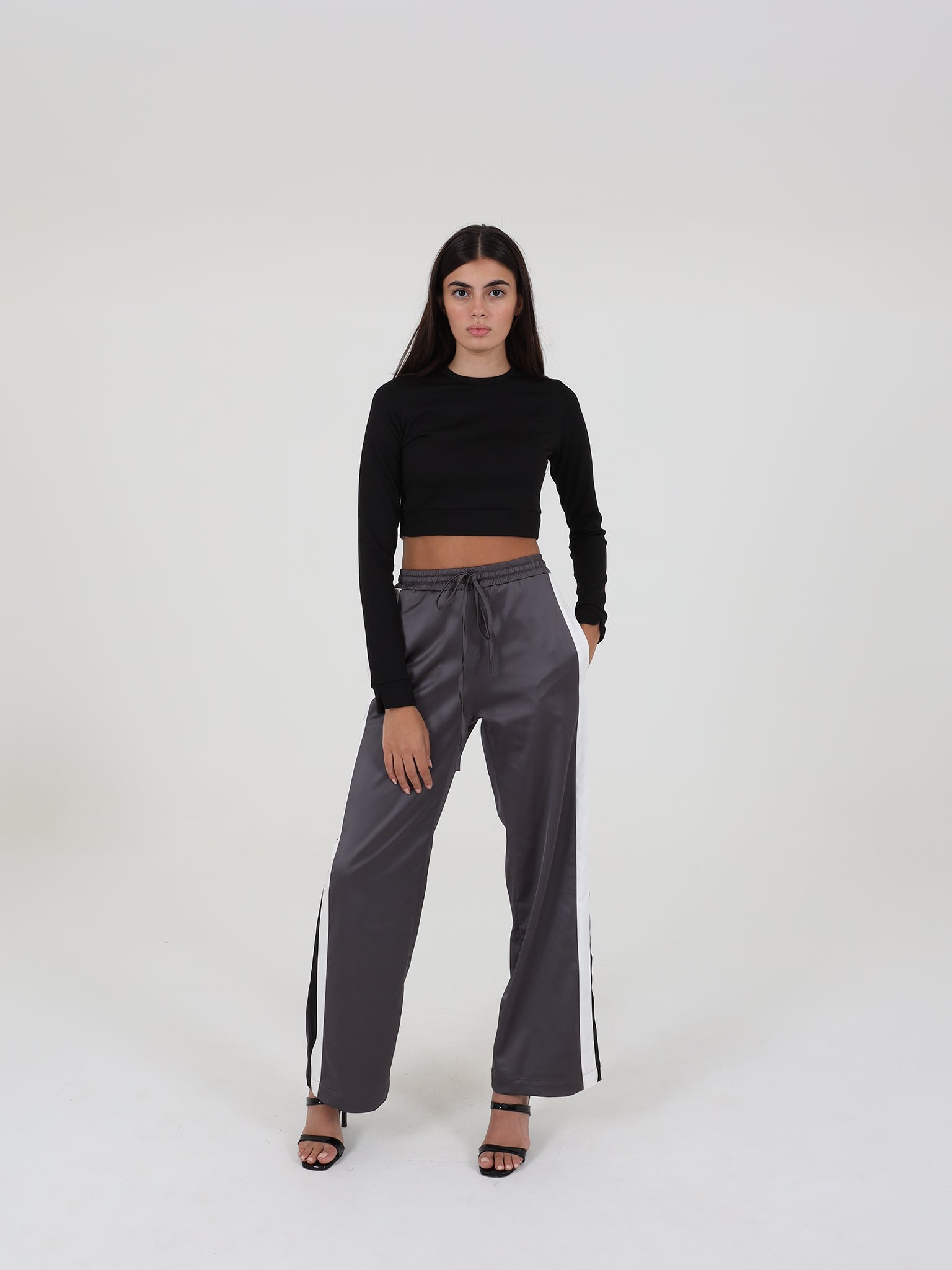 Comfy Straight Fit Jogging Trousers With Draw Strings and Pockets